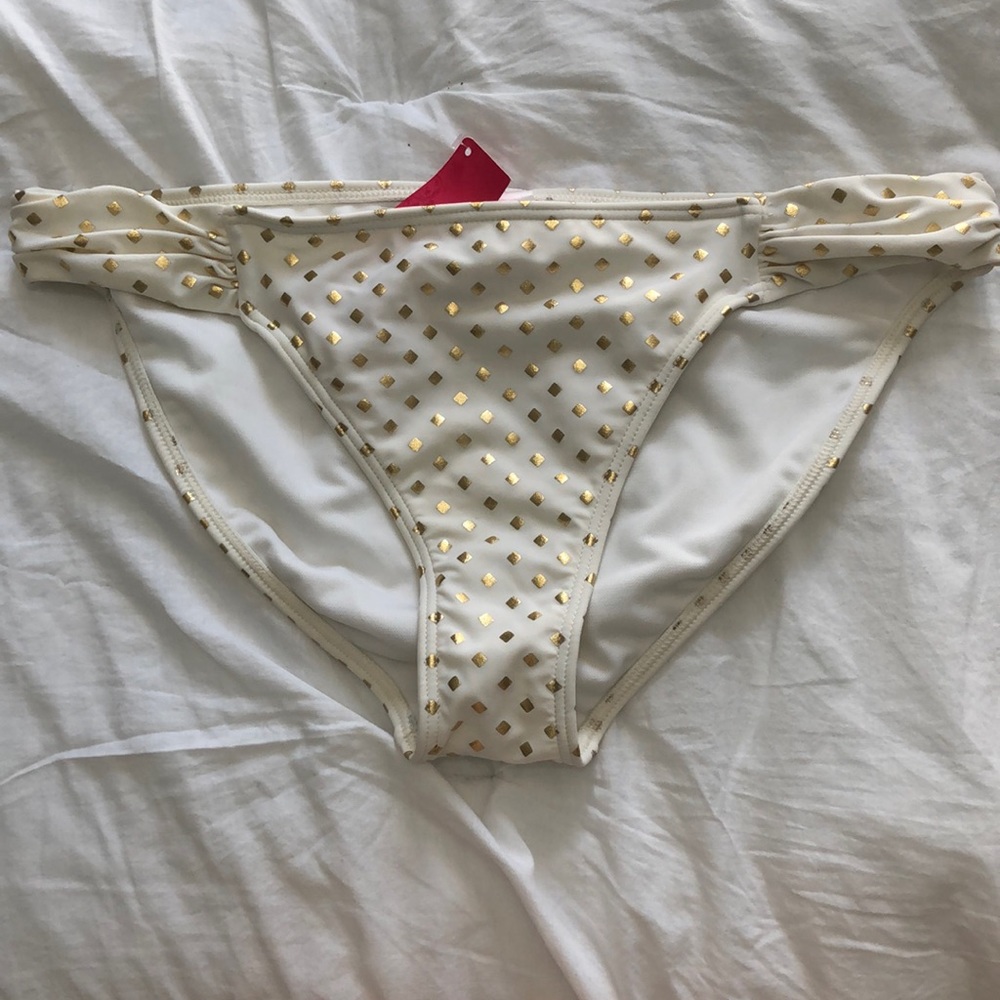 Bikini bottoms size large